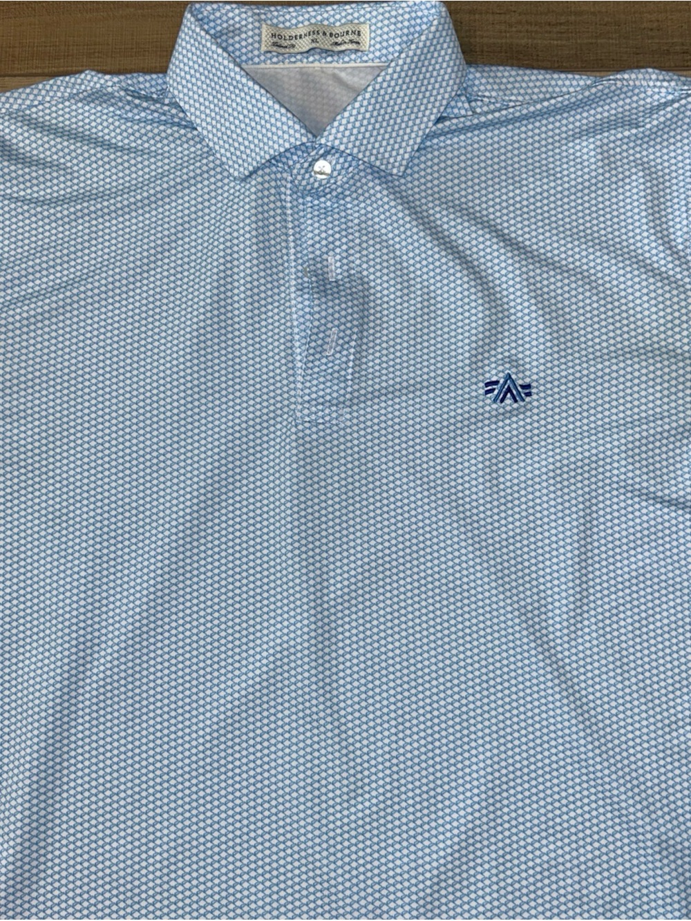 HOLDERNESS & BOURNE The Davis Polo With Arcilla Country Club Logo Performance XL